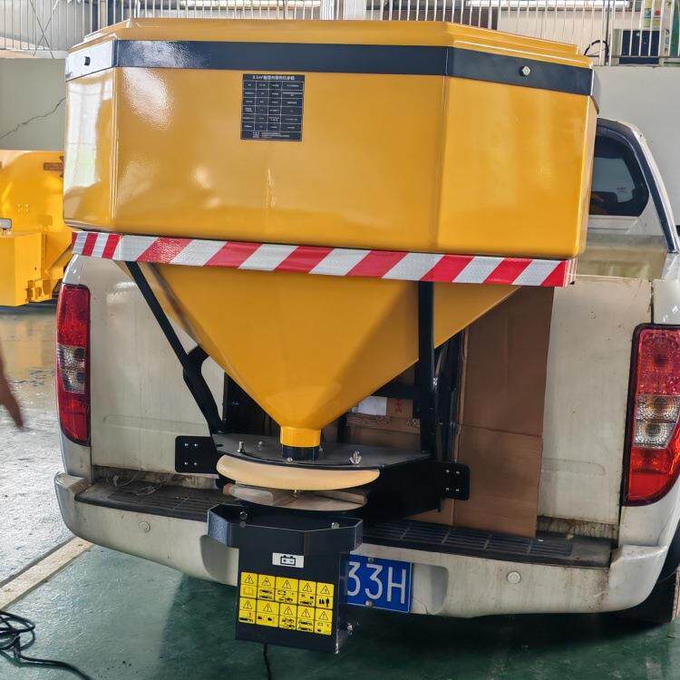 大型3方车载融996雪动剂撒布机政道路公市路冬季除雪除冰式电撒盐