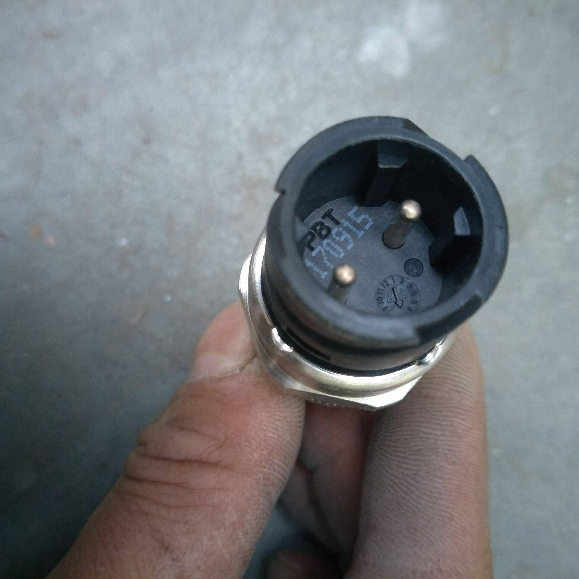 ZF变速高低UOR档0压箱力开关50133166爬0坡档开关