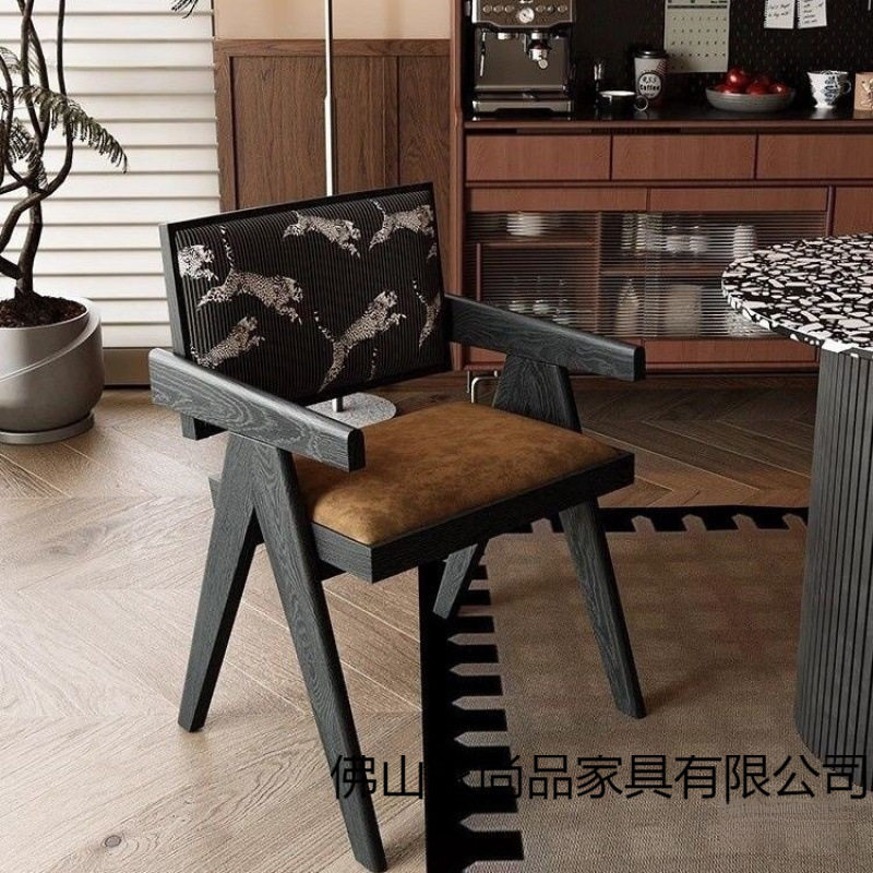 法式复古风实木餐椅椅子餐厅家用单人设计师网红中古昌迪加尔靠背