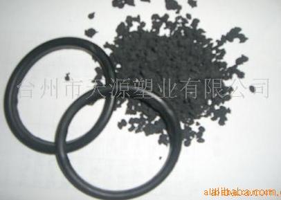 供应pvc粒子 像塑料 密封条料 雨刷料 密封胶 注塑级pvc软料
