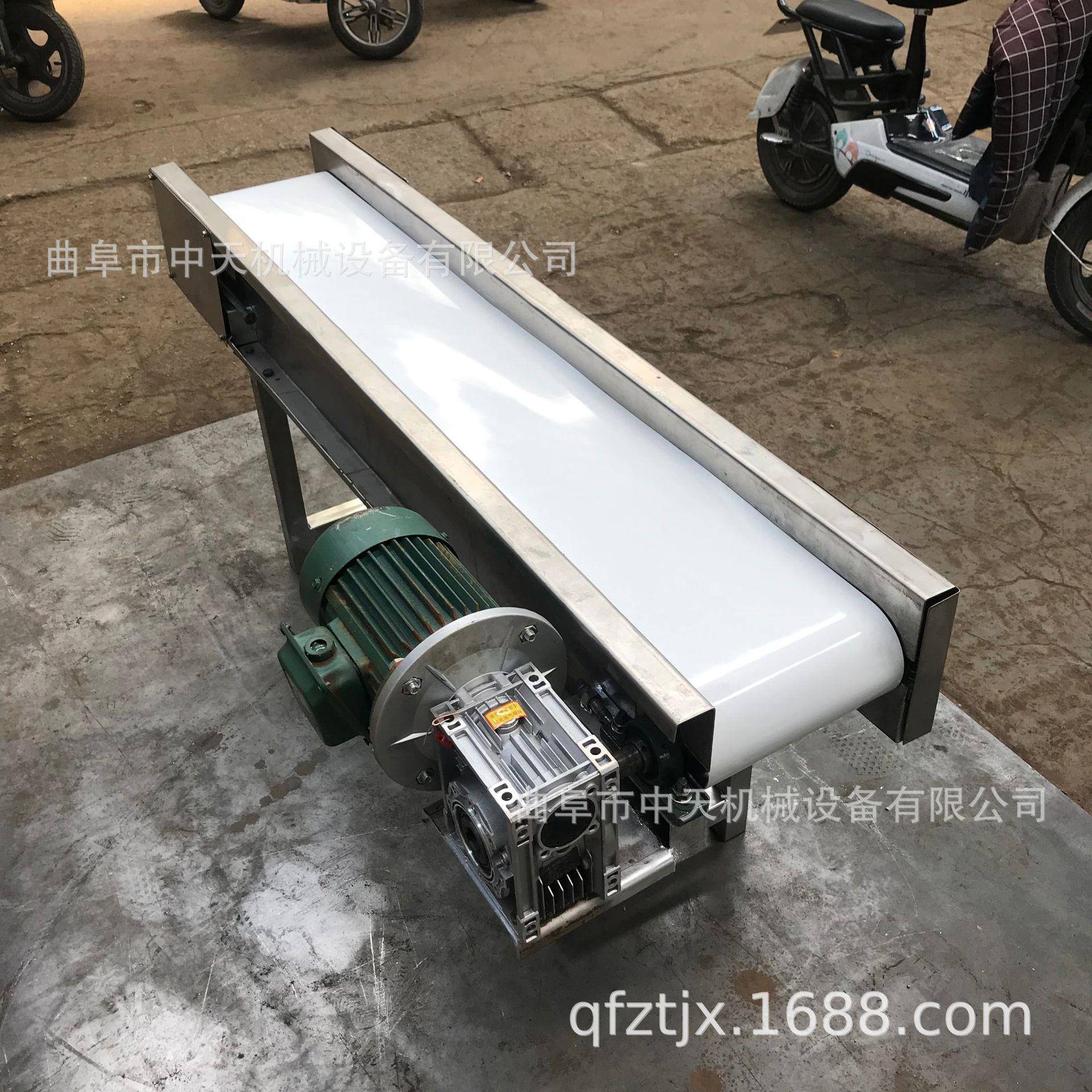 红砖瓦坚果块装车输机送wq888大枣果输送机蔬分拣平TEI台输送机图片