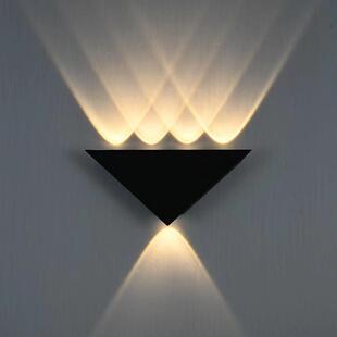 LED户外三角形客厅灯设计感上下发光现代简约创意外墙花园婚礼灯