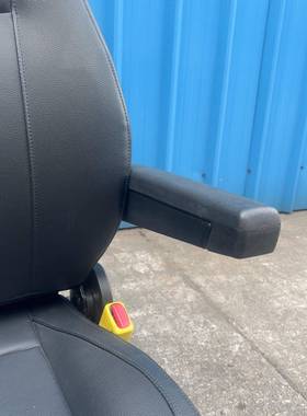 汽大司巴机椅活动扶手自46885结皮车轮椅配件改装装加座椅车载