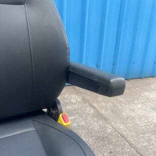 汽大司巴机椅活动扶手自46885结皮车轮椅配件改装装加座椅车载