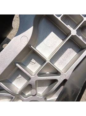 汕德卡9H驾驶室支保险杠架A0Z9C625930010无品牌/03AZ96259300104