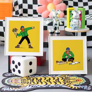 Banksy Medicom扔花男孩版画服装甜品店咖啡店装饰画直播背景挂画