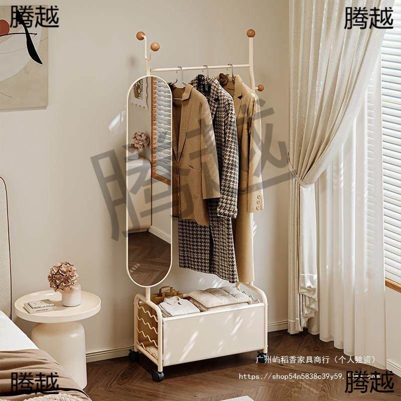 卧室挂衣架带旋转镜子落地家用入户门玄关可移动衣帽架一体全身镜图片