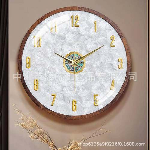 胡桃实木圆形挂钟2024新款客厅钟表挂墙现代简约时钟家用电波钟