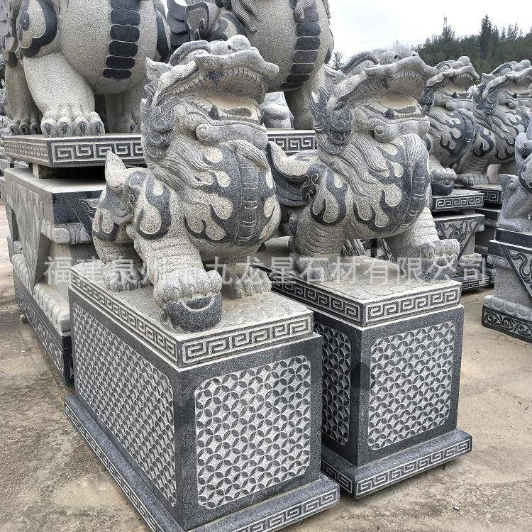 石雕貔貅一对汉白玉晚霞红青石麒麟花岗岩大理石家用门口摆件