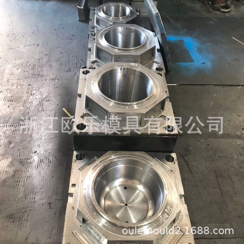 供应PP塑料水桶模具有盖有提手水桶模具黄岩塑料模具厂优惠模具