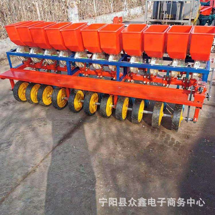 长春家用苞米点播机玉米种植机拖拉机牵引浆腿免耕现货