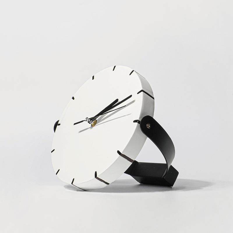 白色木质烤漆时钟现代简约样板间书房桌面创意软装家居装饰品摆件
