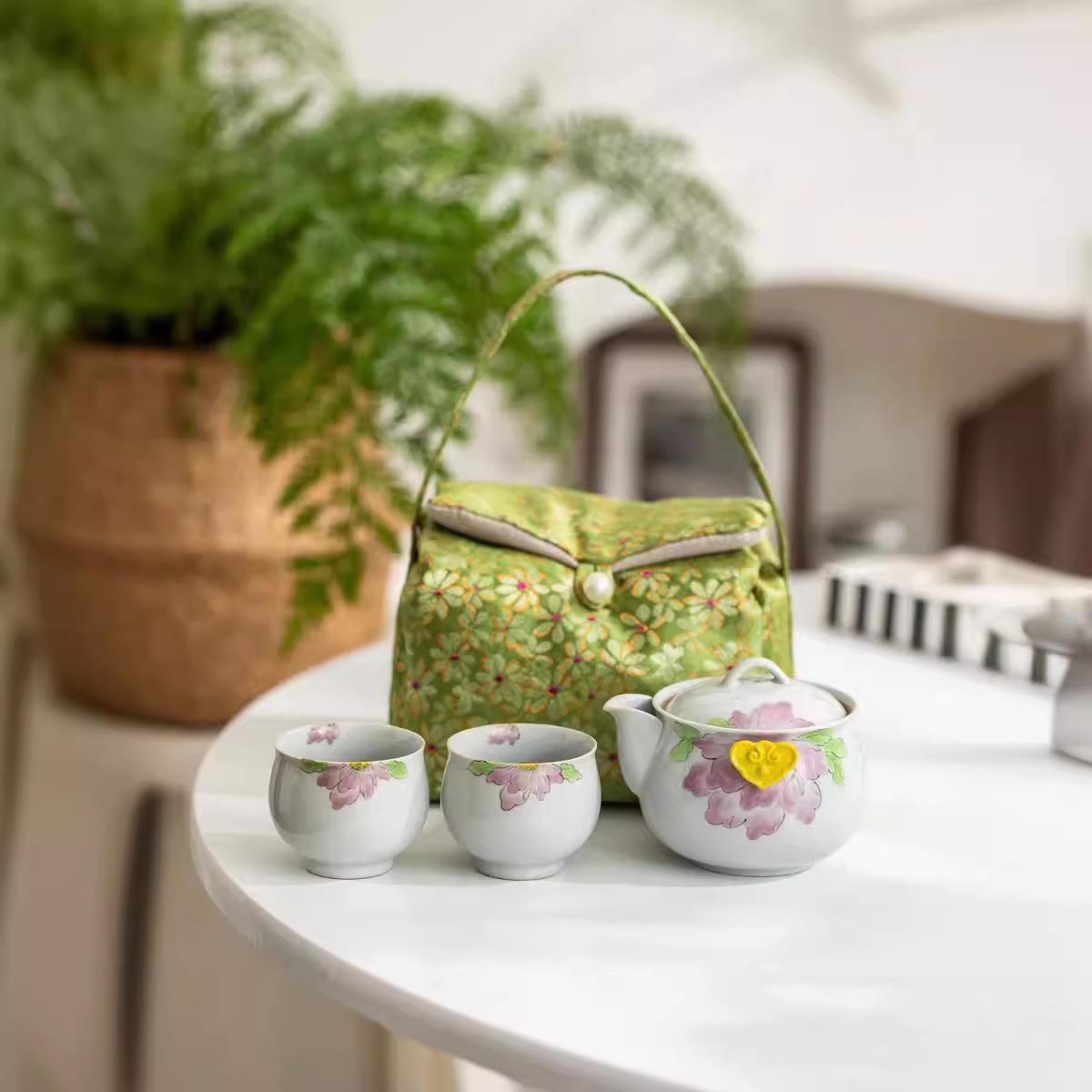 手绘陶瓷高颜值旅行茶具套装户外泡茶壶便携一壶二杯家用泡茶壶