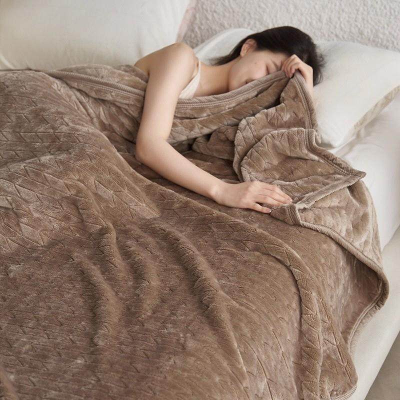 日式秋冬保暖纯色法兰绒剪花毛毯素色简约沙发毯办公室午睡盖毯,纺织面料/辅料/配套,纺织机械配件,淘宝优惠券,粉丝福利购,淘宝优惠卷