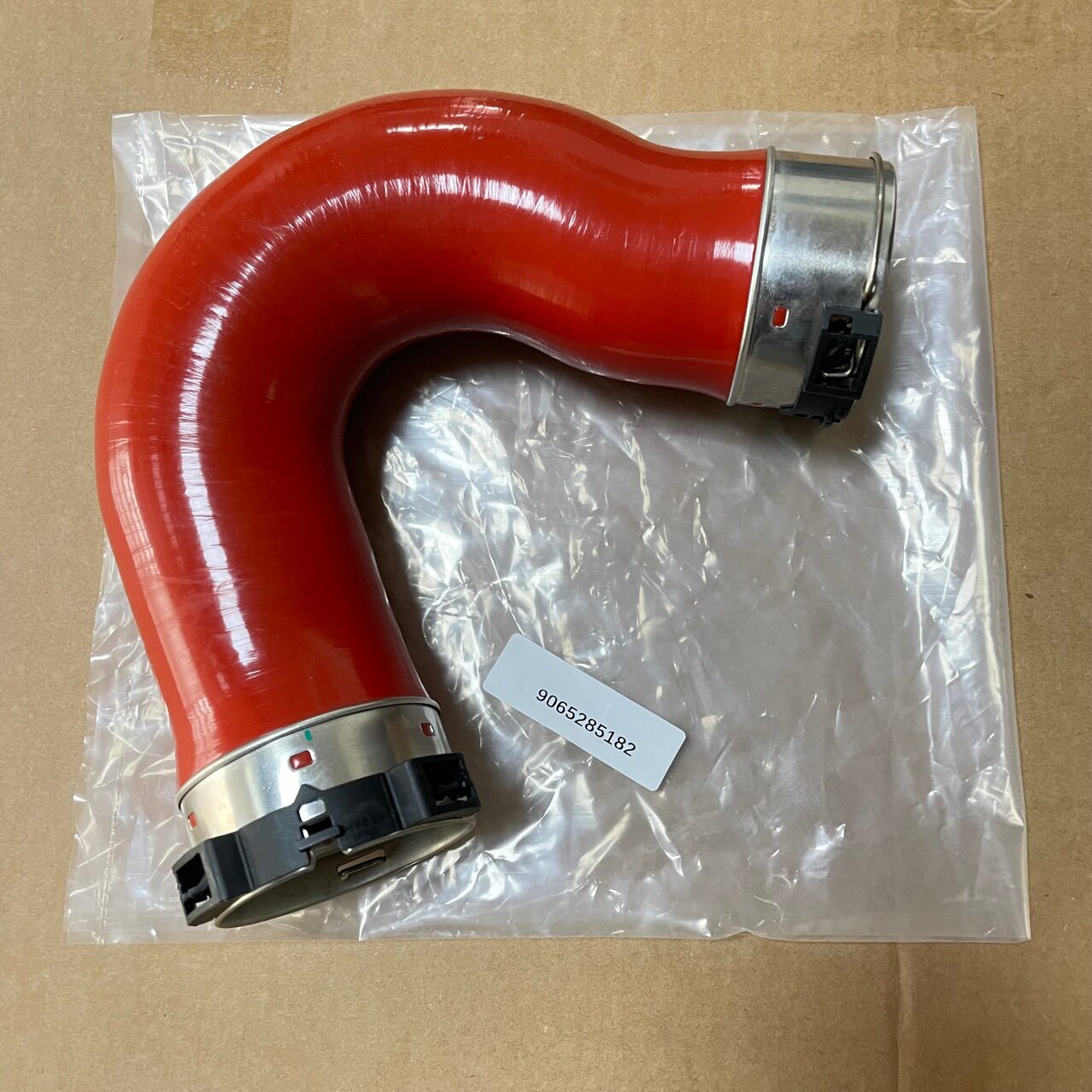 适用于奔驰涡轮管 奔驰内冷器涡轮增压软管 9065285182