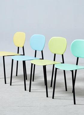 PP塑料椅家用成人靠背椅个性设计网红椅子餐厅吃饭餐椅户外休闲椅