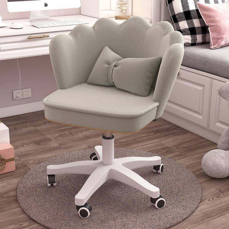 网红椅卧室化妆椅电脑椅美甲书桌靠背椅子家用花瓣椅学习绒布餐椅