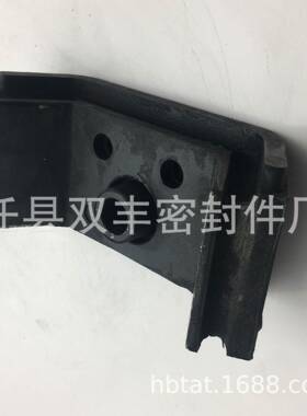 销售美系卡车发动机机脚垫.发动机支架OE;M17445质量三包