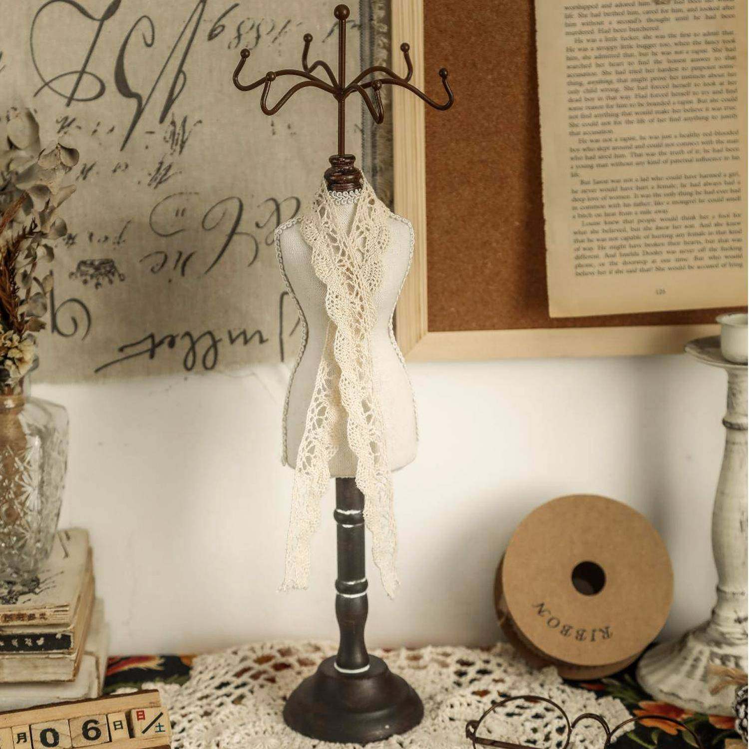 新款公主模特家居饰品珠宝首饰架人像收纳架创意实木复古装饰护金