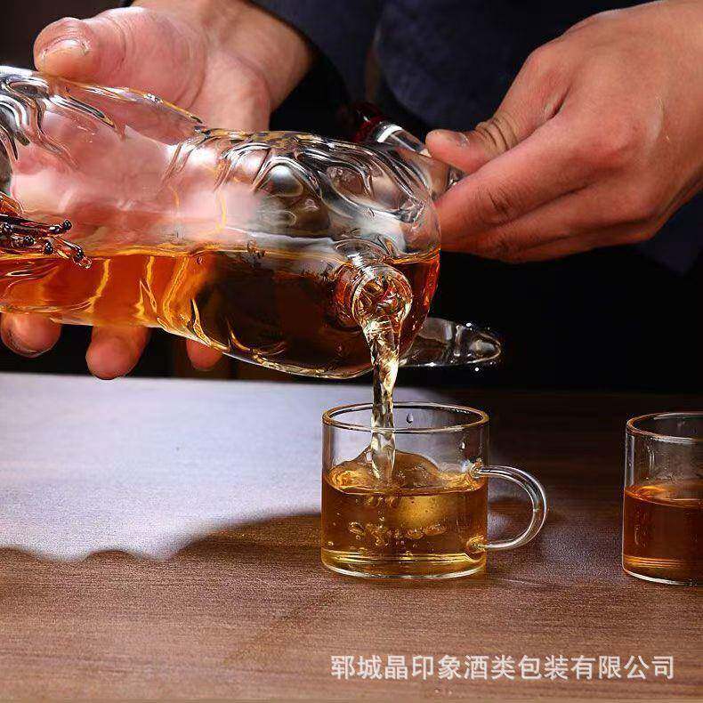 YX-1230创玻璃酒瓶马形状威士忌酒瓶空瓶工艺品摆件新款动密封物