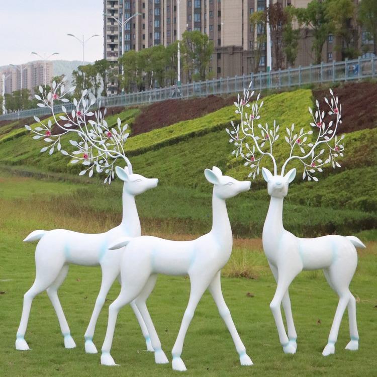 户白色梅花鹿雕塑学校公园草坪YQX仿真观鹿景林动外物落地摆件装