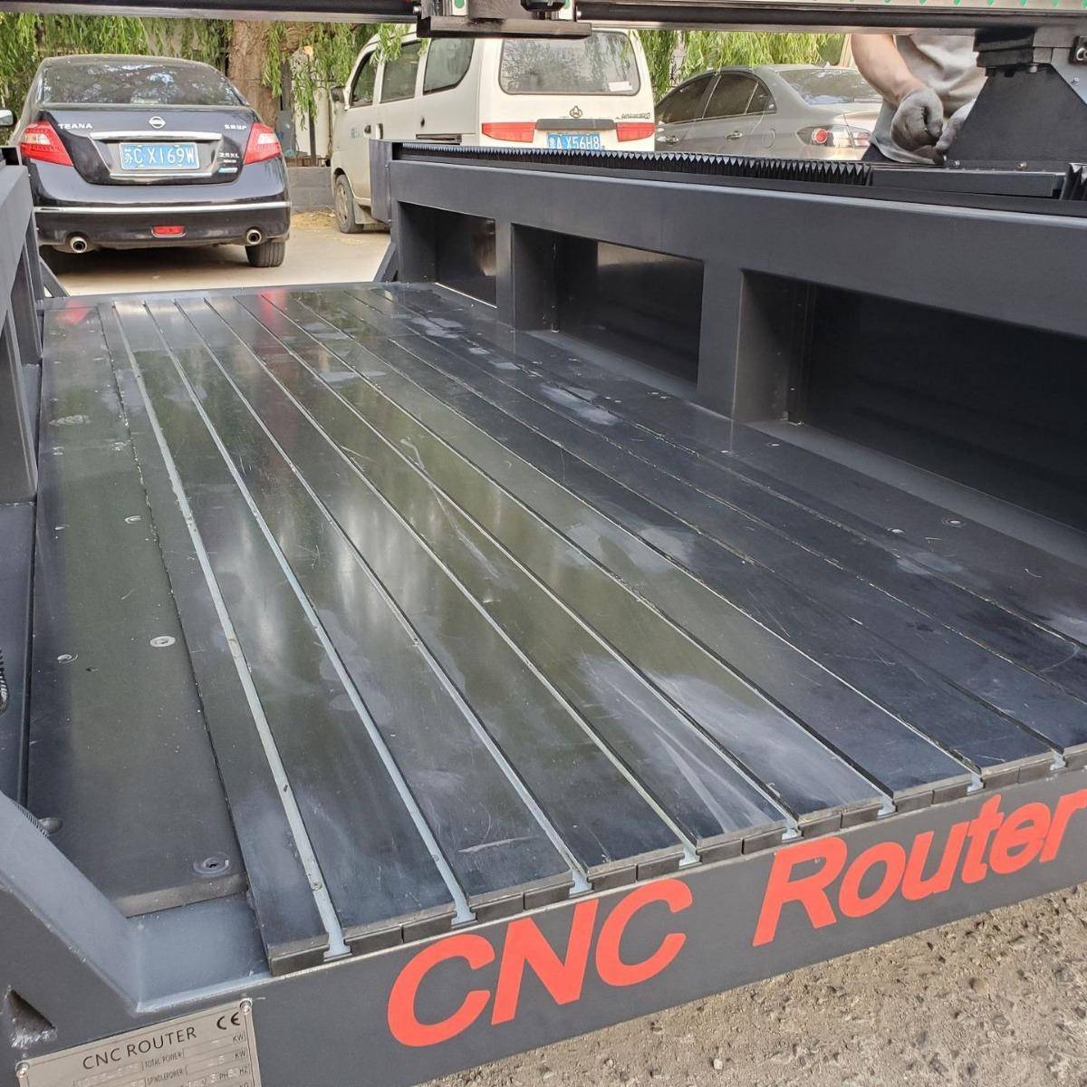 鸿济保数控利龙泡沫伺服刻机木雕模具四轴圆NAW柱立体三维模精雕