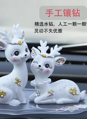 2025新款网红汽车鹿摆件一路意平安车创内高档车载RNQ摆件装饰用