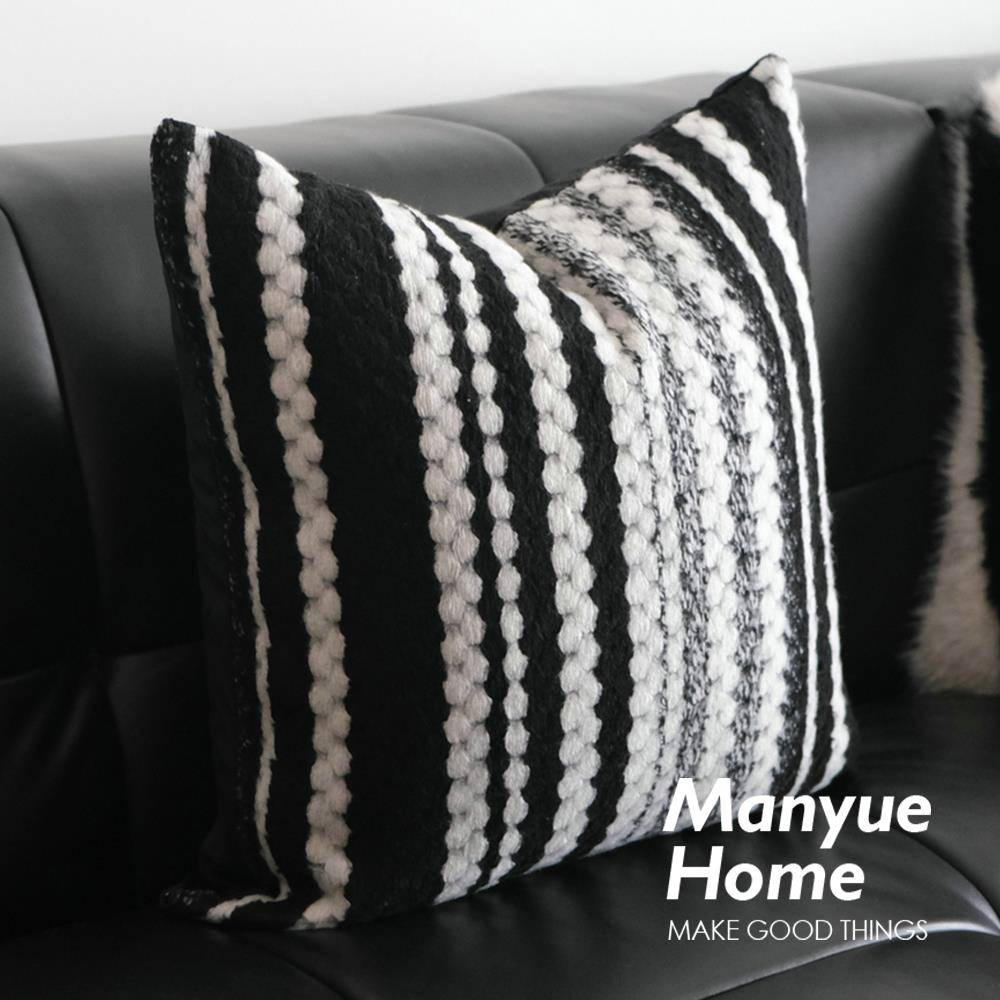 蔓家越黑石公寓HYtsslut简约羊毛抱枕靠垫轻奢条客厅感沙发靠枕长