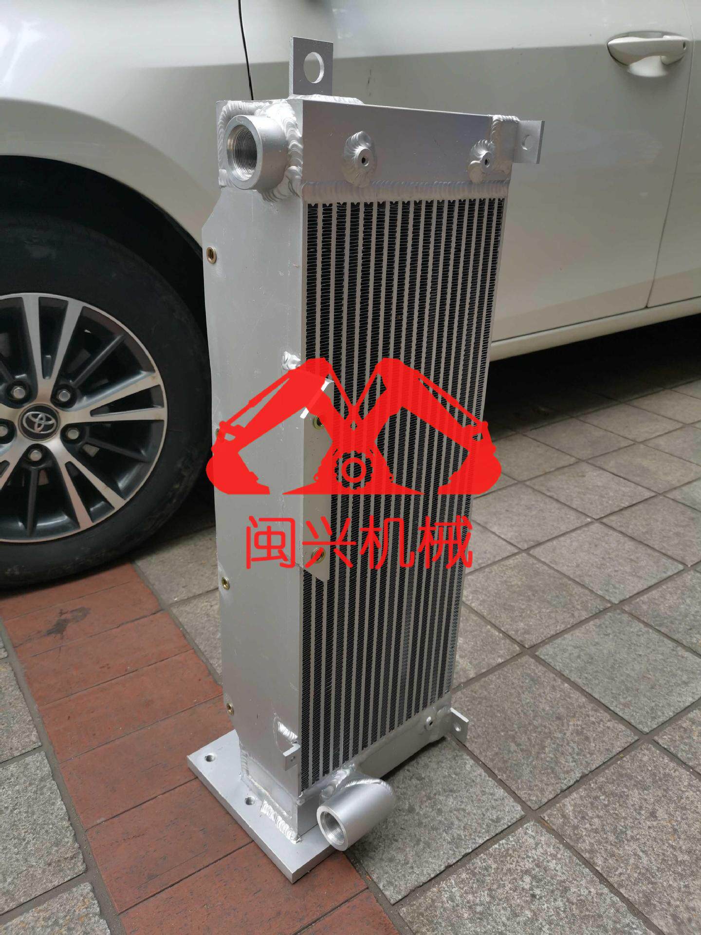 适用三一SY75-9液压油散热器730x255x110三一挖机水箱