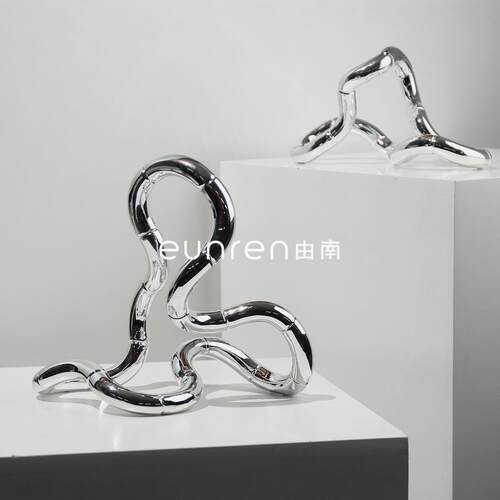 简约现代艺术树脂抽象扭环形摆件样板房间客厅茶几书桌面软装饰品