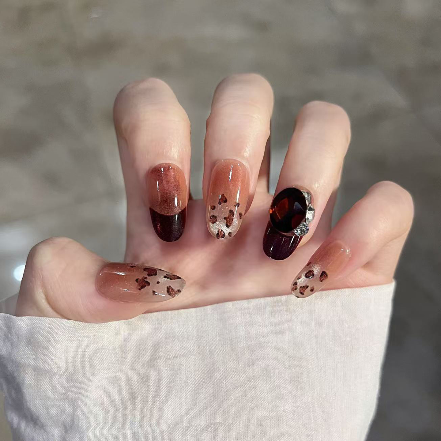 轻奢2025新款显白指甲贴片