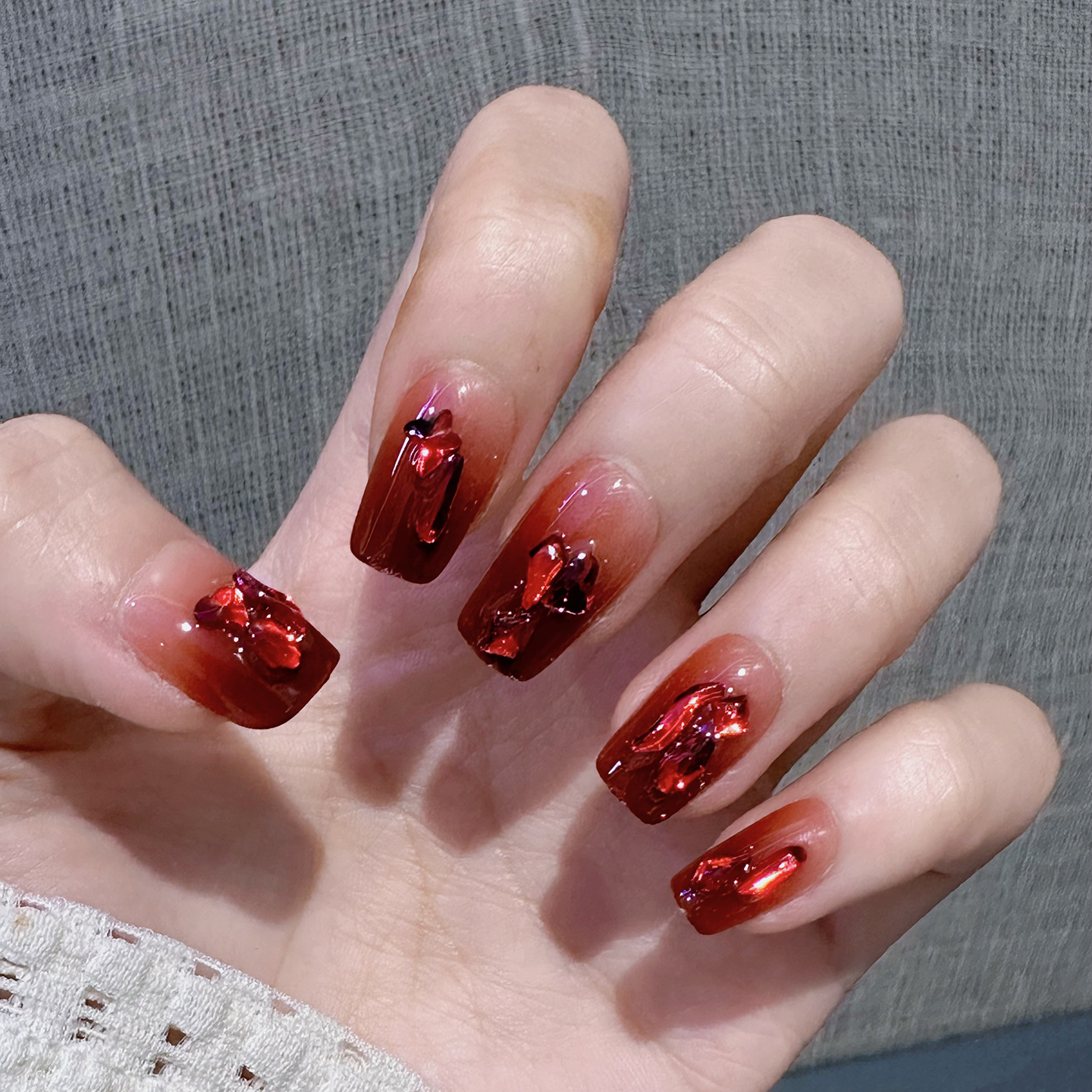 红色闪钻穿戴甲短款美甲贴片