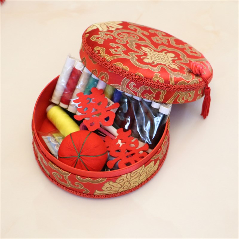 2018新款圆形婚庆针线盒结婚针线包陪嫁嫁妆新娘家用布艺缝纫套装