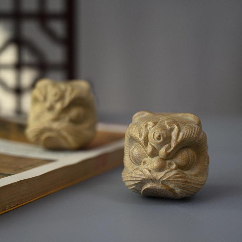 金丝楠木雕刻醒狮手把件金丝楠雕刻工艺品手把玩小件木质把件摆件