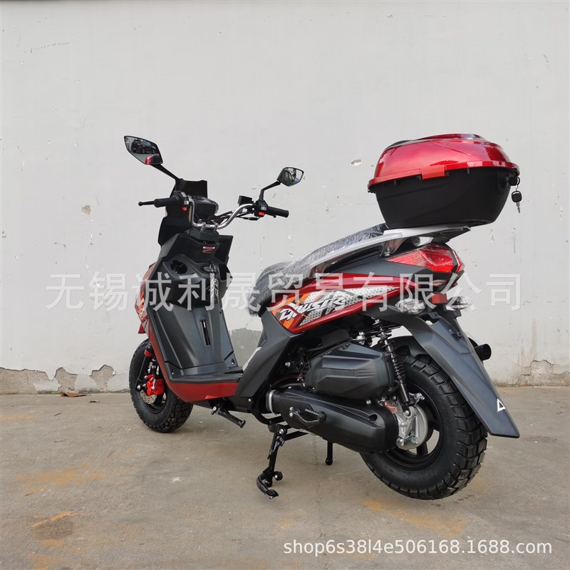 路霸踏板摩托车  150CC J16燃油电动摩托车 成人 踏板出口