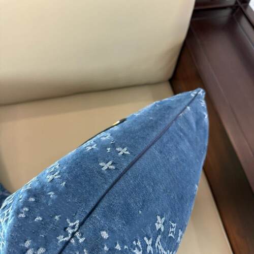 老虎刺绣抱枕虎年老花65165165风靠垫客厅沙奢发轻家居装限定饰