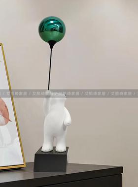 轻现球代简约5619气熊人物摆件创意样板房奢雕塑客厅电视柜装软饰