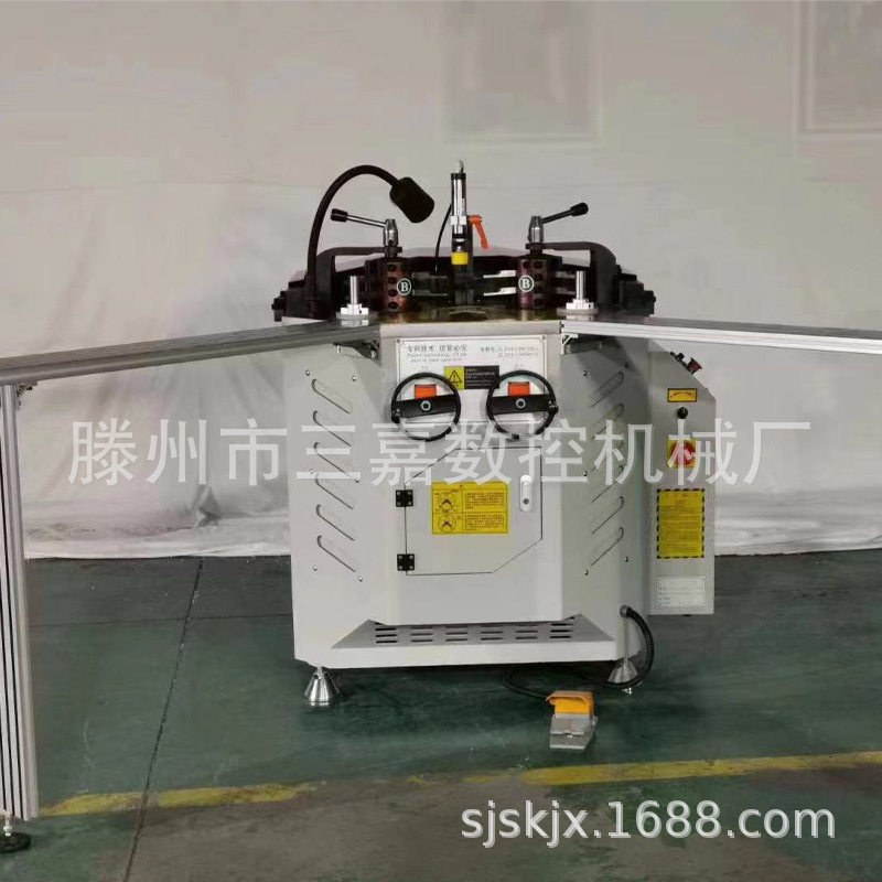 断桥铝门窗刀库式旋转组角机