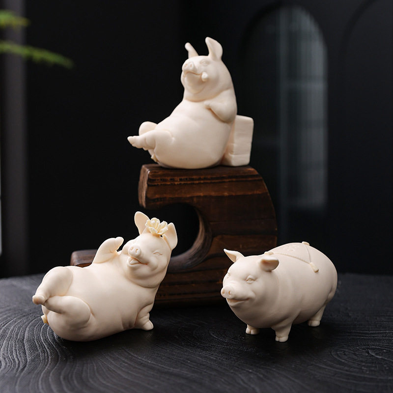 创意玉黄瓷福猪鸿运桌面摆件