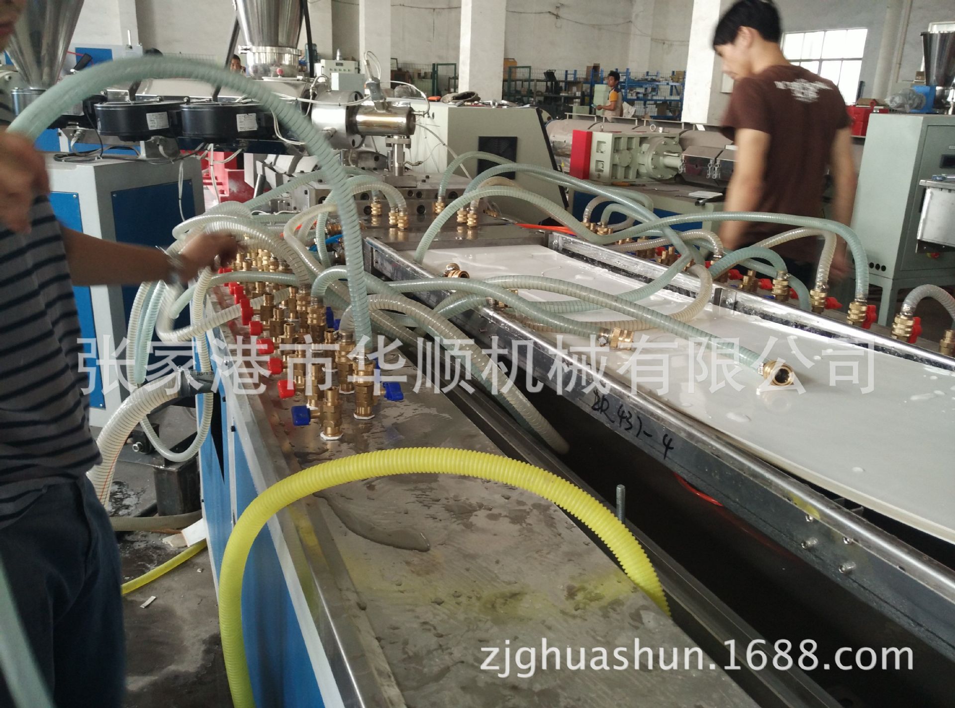 PVC型材挤出生产线设备
