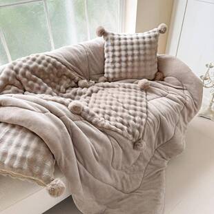 高级感抱枕被子两用2024新款兔毛珊瑚绒加厚冬汽车午睡毯子二合一