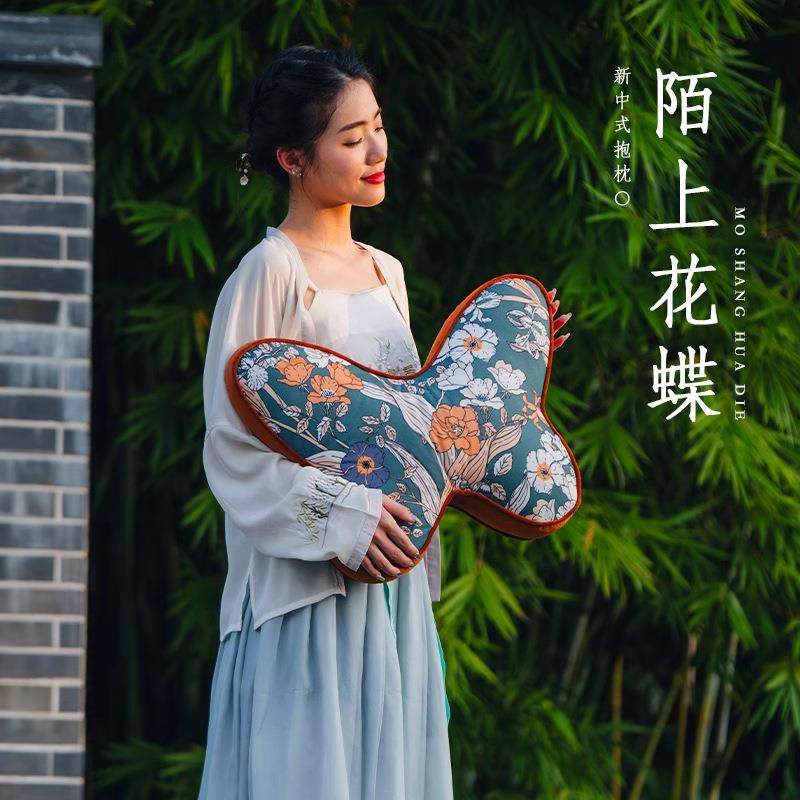 新款蝴蝶沙发抱枕美式田园刺绣北欧床头靠垫客厅靠枕轻奢美式,收纳整理,烫衣板及配件,淘宝优惠券,粉丝福利购,淘宝优惠卷