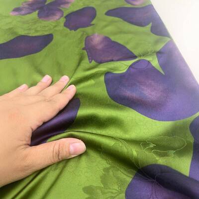 款仿汉香云纱重磅牡丹蝴蝶MZE印花新中面料国风式缎面服童装布新