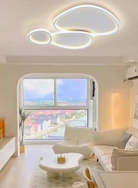 中山现代灯鹅卵石客厅灯灯吸顶奶油具家用云69024朵主餐组合工套