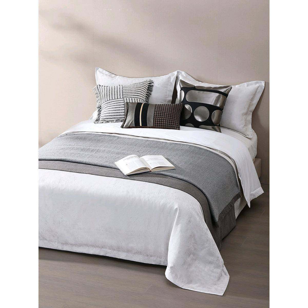 梦幻满屋现代简约九件套床品轻奢黑金色贴皮抱枕售楼部样板间软装,纺织面料/辅料/配套,纺织机械配件,淘宝优惠券,粉丝福利购,淘宝优惠卷