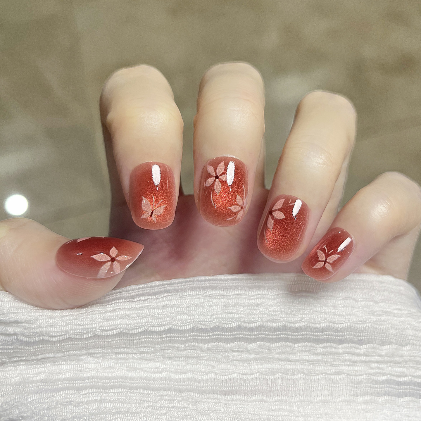 高级感红色花朵穿戴甲短款手工甲猫眼美甲贴片显白气质甲片假指甲,彩妆/香水/美妆工具,穿戴甲/甲片,淘宝优惠券,粉丝福利购,淘宝优惠卷