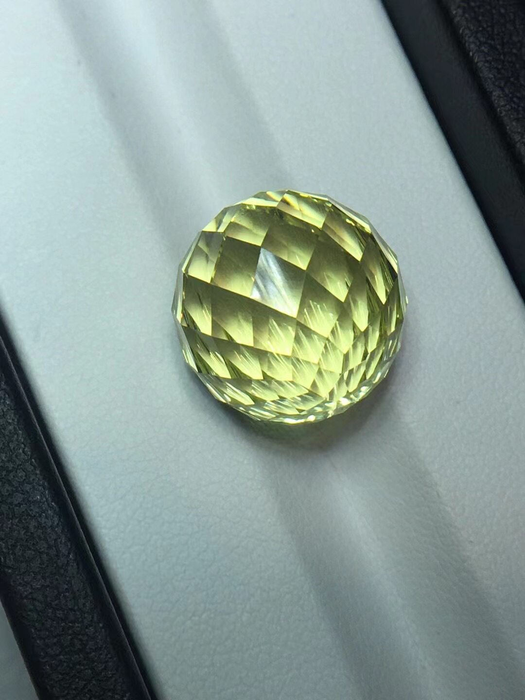 柠檬黄水晶刻面圆珠小球颜色浓郁千禧切工可打孔镶嵌15mm左右