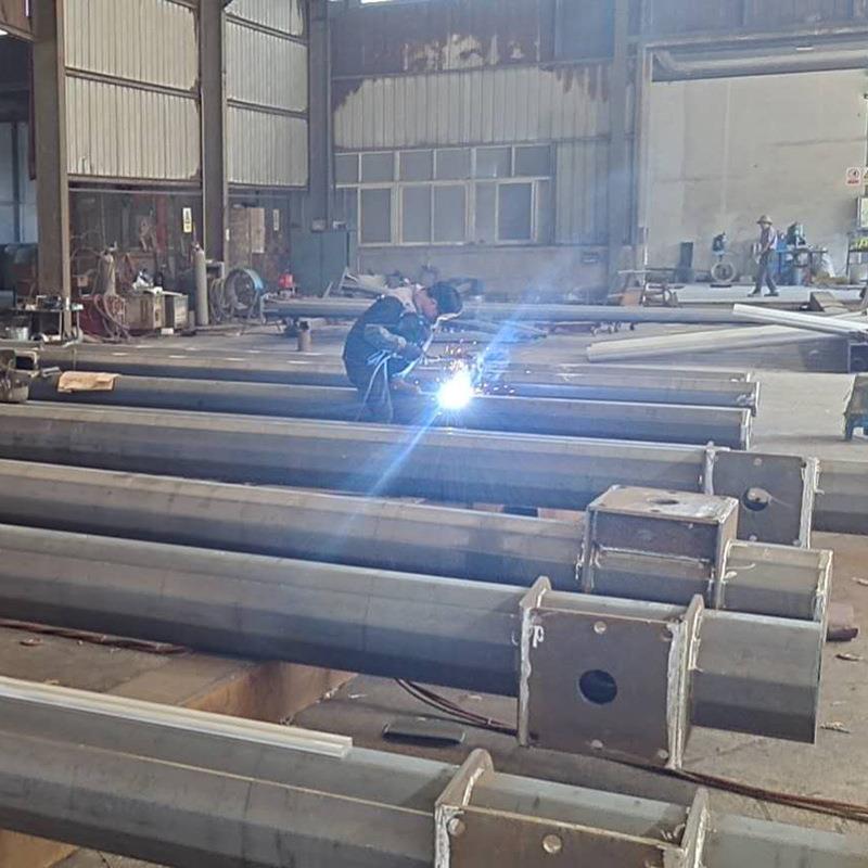 厂家多功路灯杆综交通信合号灯指示牌路能灯控监人行道多功能杆合