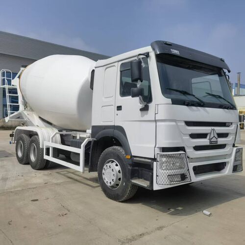 厂家直销豪沃6*4搅拌车罐车，10立方12立方371/375马力欧二排放
