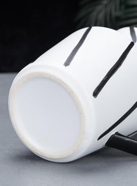 现代北欧绘黑白软手手板提壶花插KOE极简软装家居样装房装饰摆件